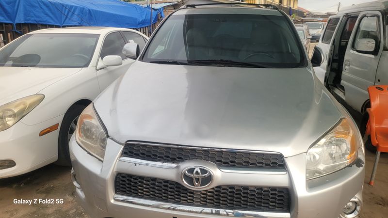 Thumbnail 8 of 2012 Toyota RAV4 XLE